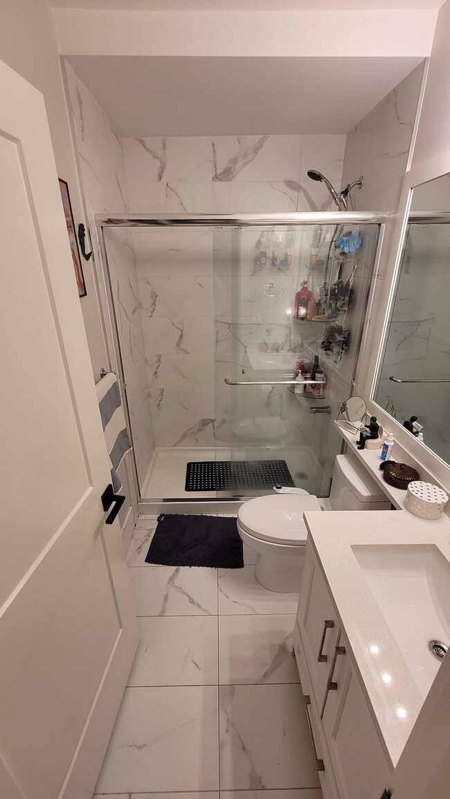 Photo du bâtiment - 14487 Chartwell Dr