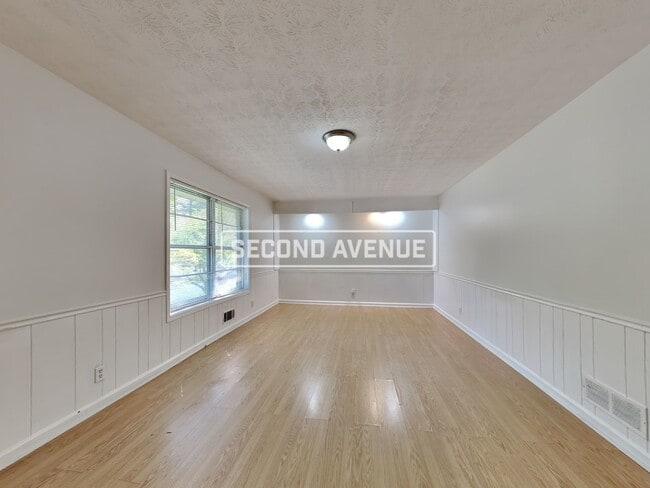 Building Photo - 1406 High Meadow DR