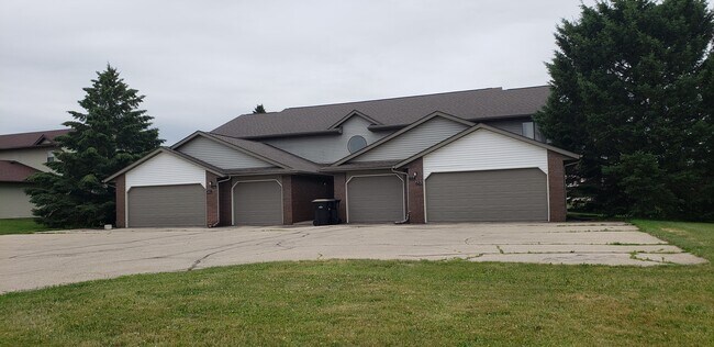 Building Photo - 620 Seminole Way