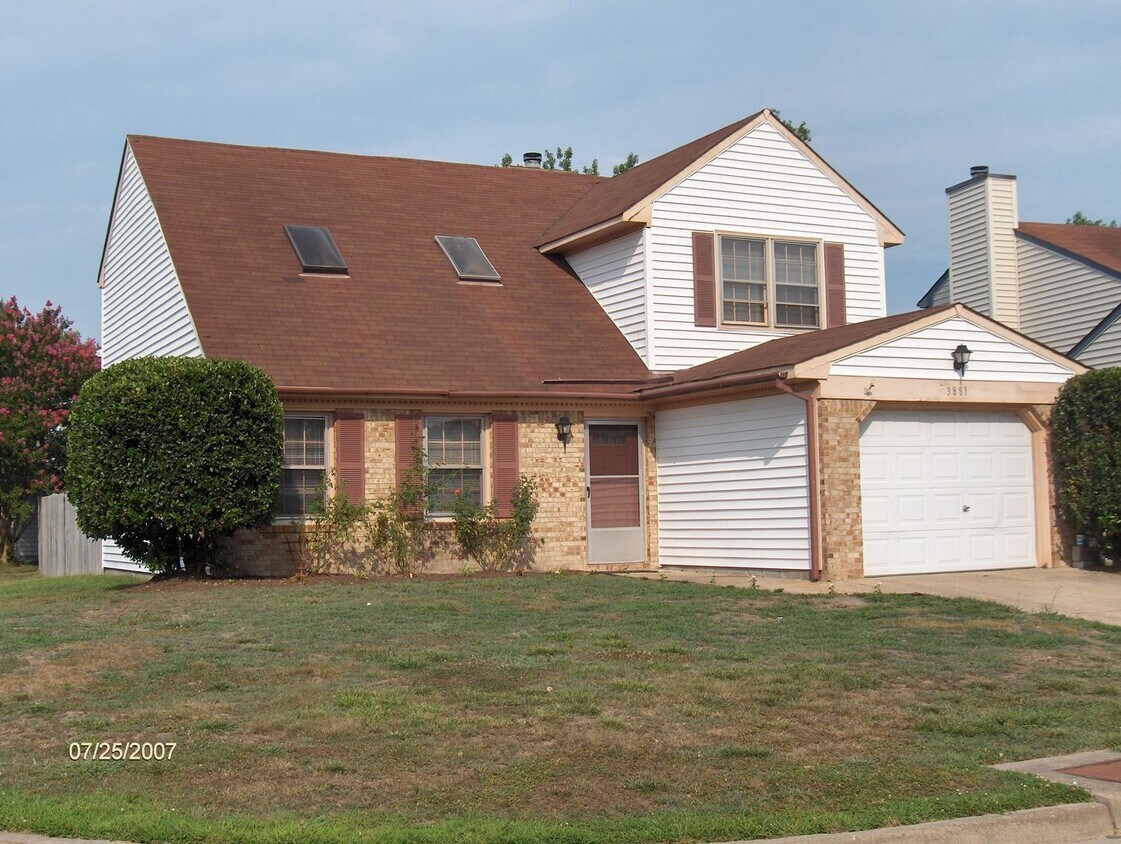 Primary Photo - Nice corner lot home in Salem Lakes