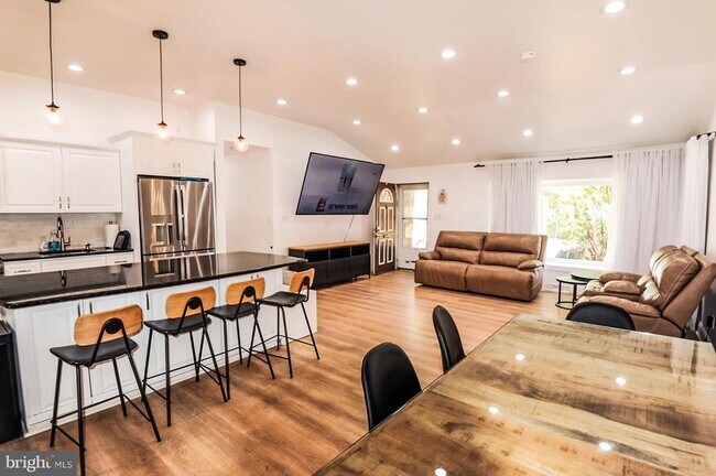 Foto del edificio - 9523 Northeast Ave
