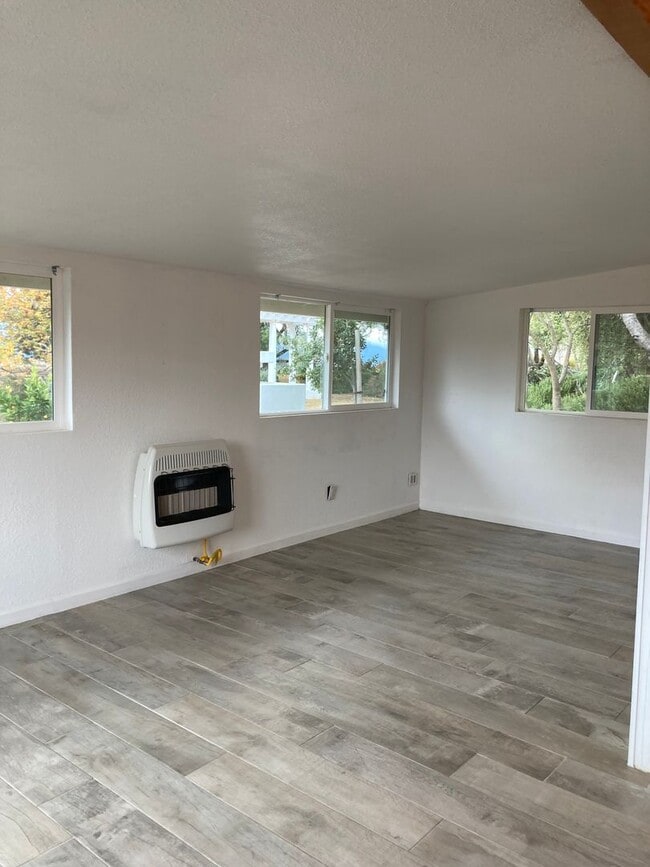 Building Photo - Studio in Oak Trails Estates-Gorgeous Views (Utilities Included)