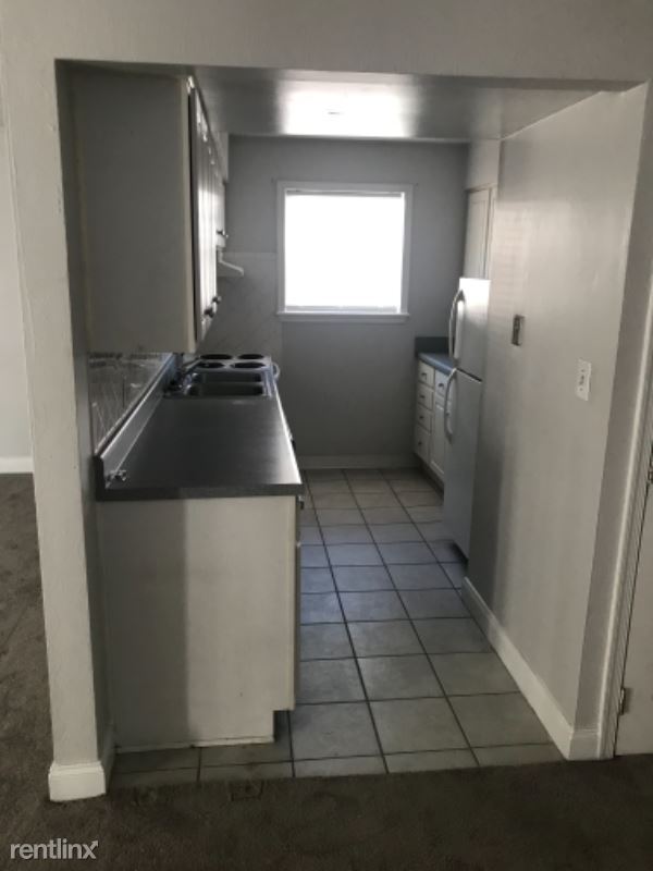 Building Photo - 2 br, 1 bath Condo - 829 23rd Street