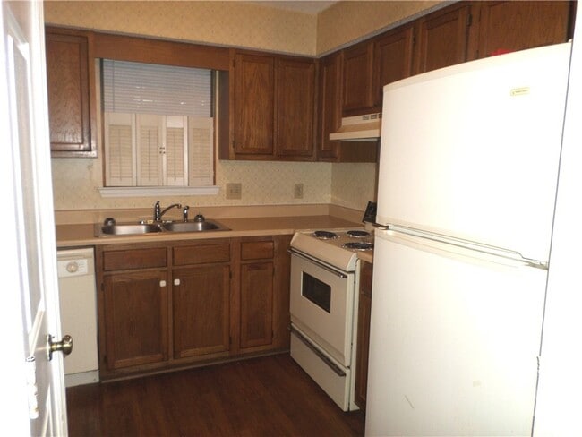 Building Photo - 29 Colony Park Dr