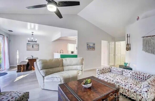 Foto del edificio - 2514 Caprock Ct