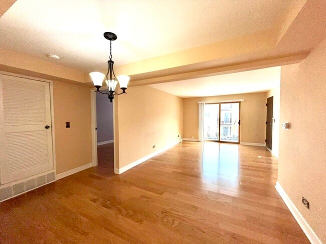Building Photo - 8521 W Rascher Ave