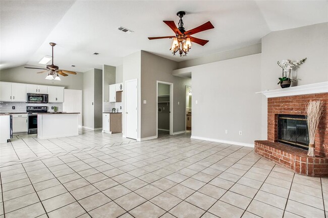 Building Photo - 710 Ponselle Dr