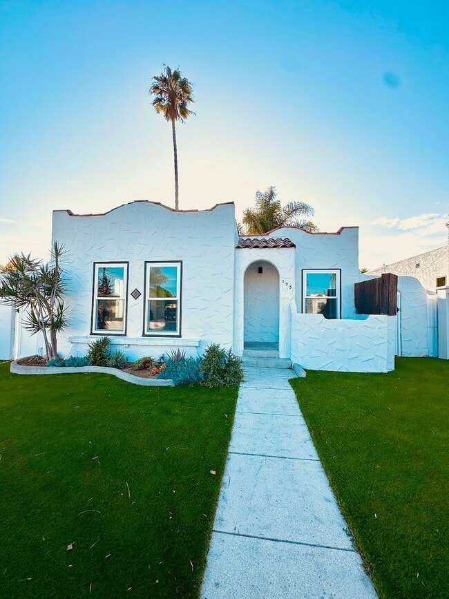 Building Photo - 395 S Catalina St