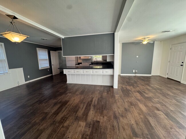 Foto del edificio - 1504 Lambard Dr