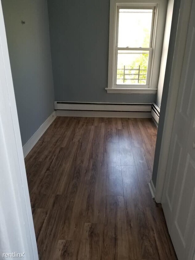 Primary Photo - 3 br, 1 bath Apartment - 79 N 4th St Apt 7