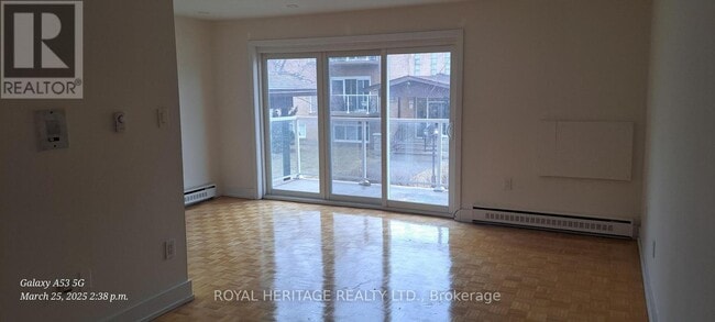 Building Photo - 945-945 Simcoe St N