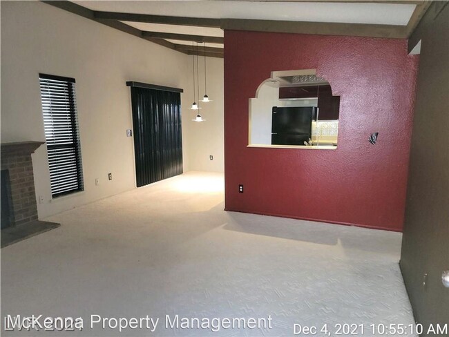 Foto del edificio - 2 br, 2 bath House - 4742 Obannon Drive #D