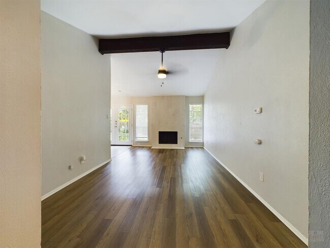 Foto del edificio - 12102 Grey Rock Ln