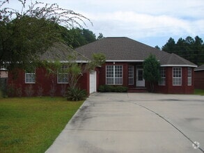 Building Photo - 3402 Hillcrest Dr