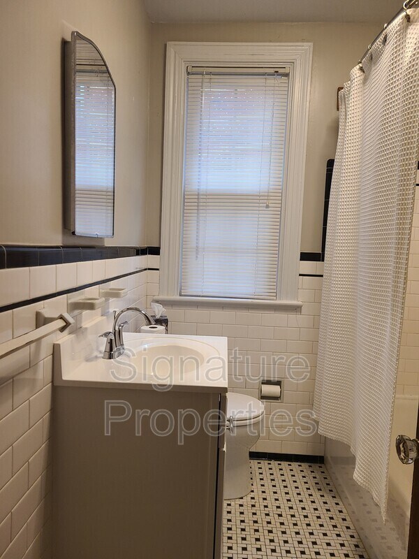 Foto del edificio - 5711 Park Ave