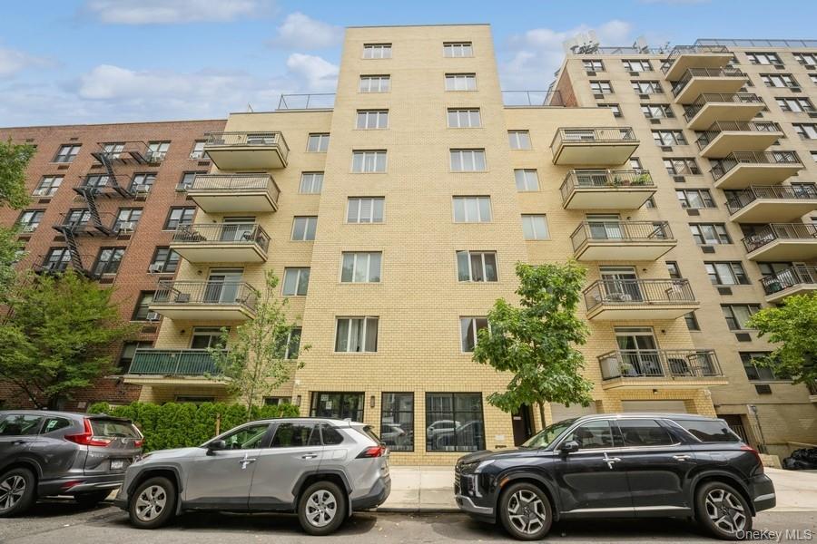 Foto principal - 1251 E 19th St