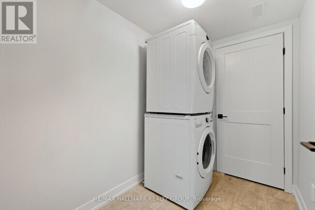 Building Photo - 233 Anyolite Private