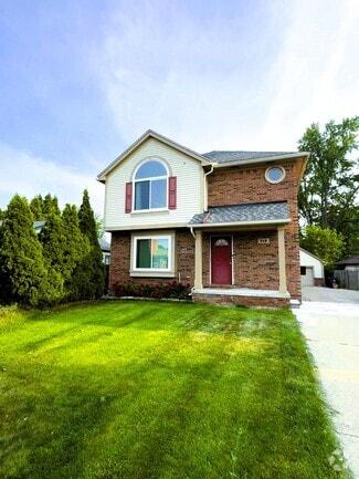 Building Photo - 512 W 12 Mile Rd