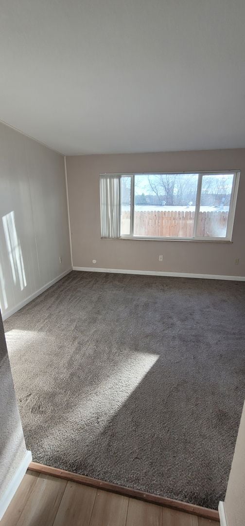Foto del edificio - $1207 | 1BR/1BA | Cute Condo in a Fourplex...