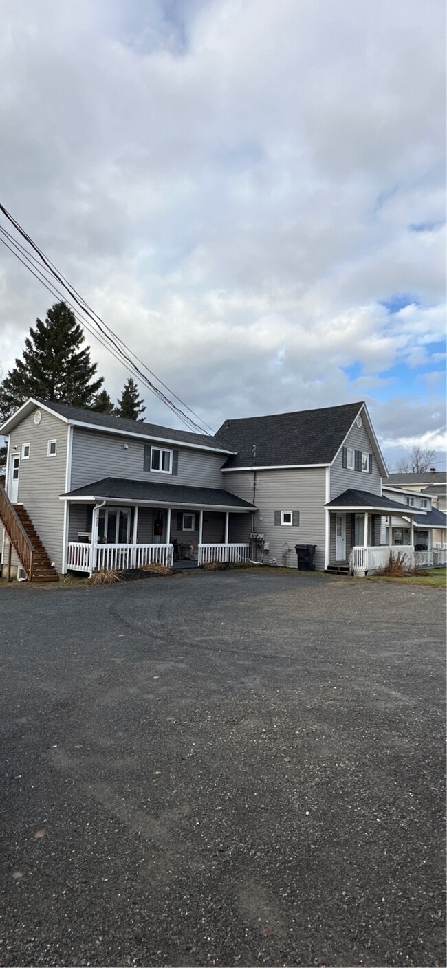 Building Photo - 170 Chem. Tobique