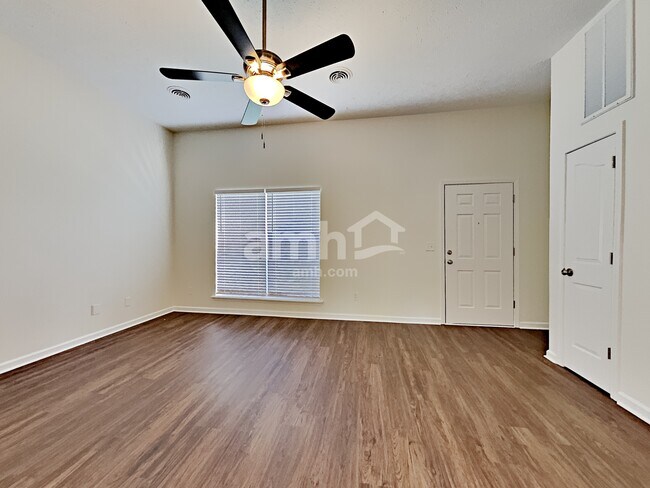 Foto del edificio - 1730 Luton Drive