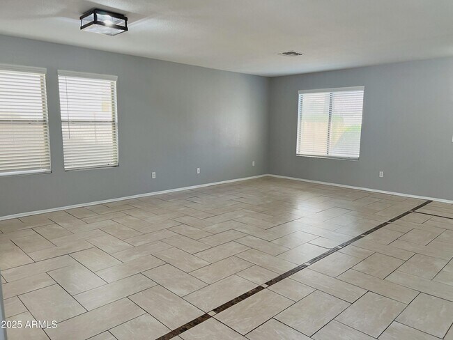 Foto del edificio - 2874 W Mineral Butte Dr
