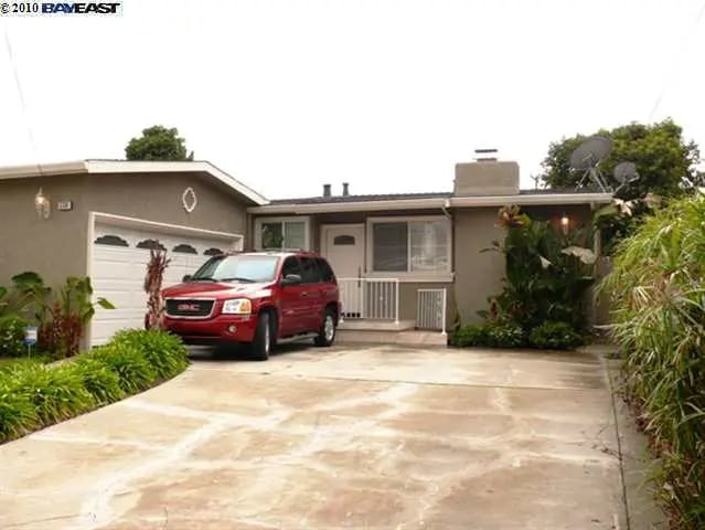 Foto del edificio - 5134 Elmwood Ave