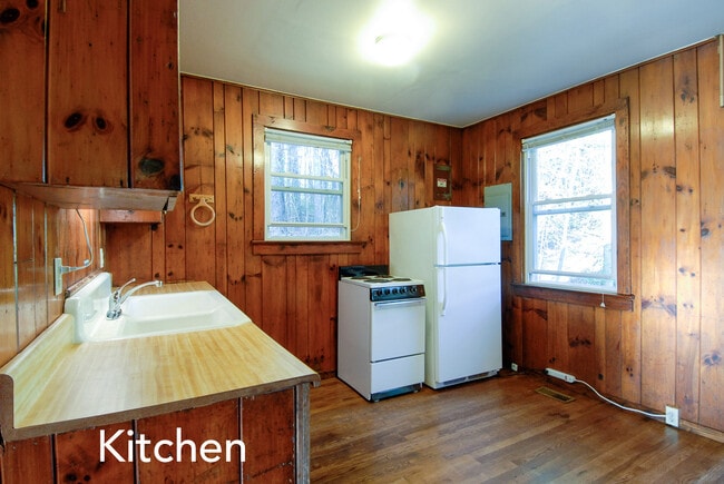 Kitchen - 159 Big Pine Rd