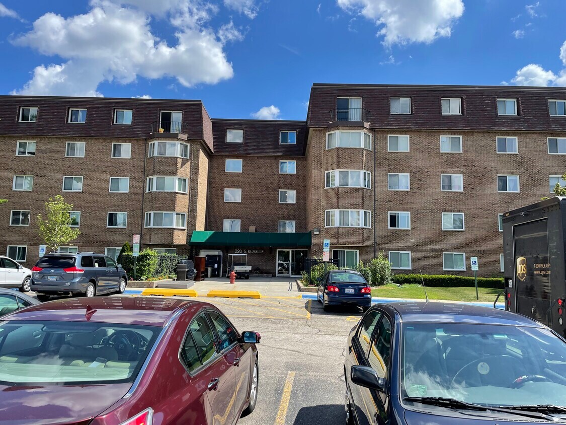 Primary Photo - 220 S Roselle Rd
