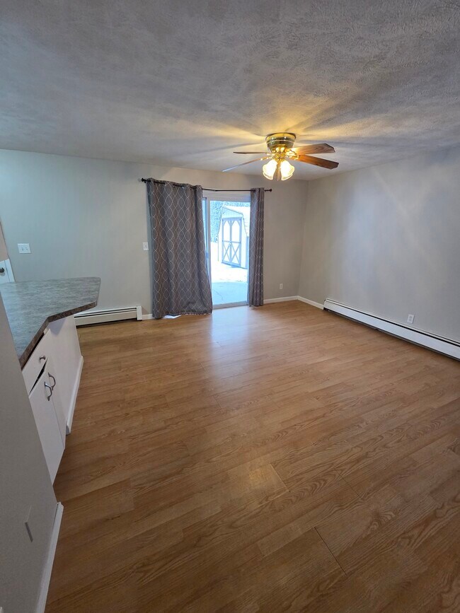 Foto del edificio - 18210 Swiss Dr