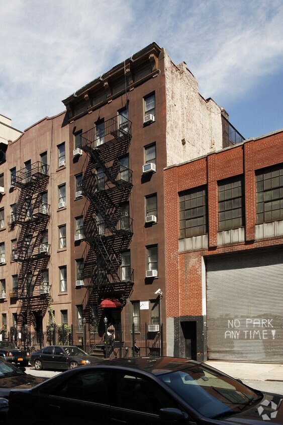Primary Photo - Terrific Tenements