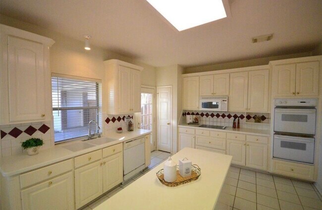 Foto del edificio - 4319 Greystone Way