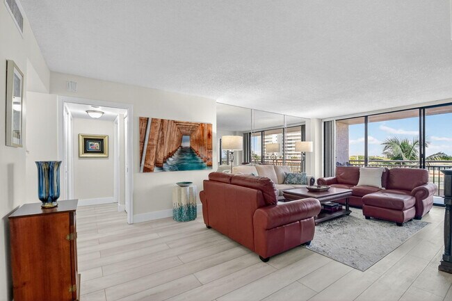 Building Photo - 3400 N Ocean Dr