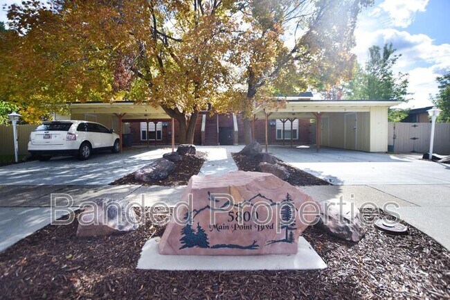 Foto del edificio - 5800 Main Point Blvd