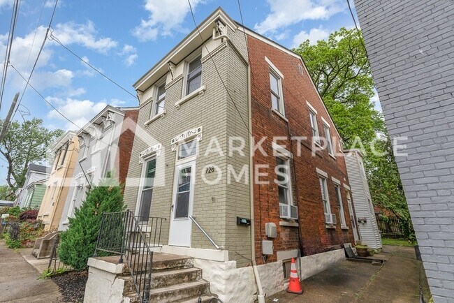 Building Photo - 728 Dalton St