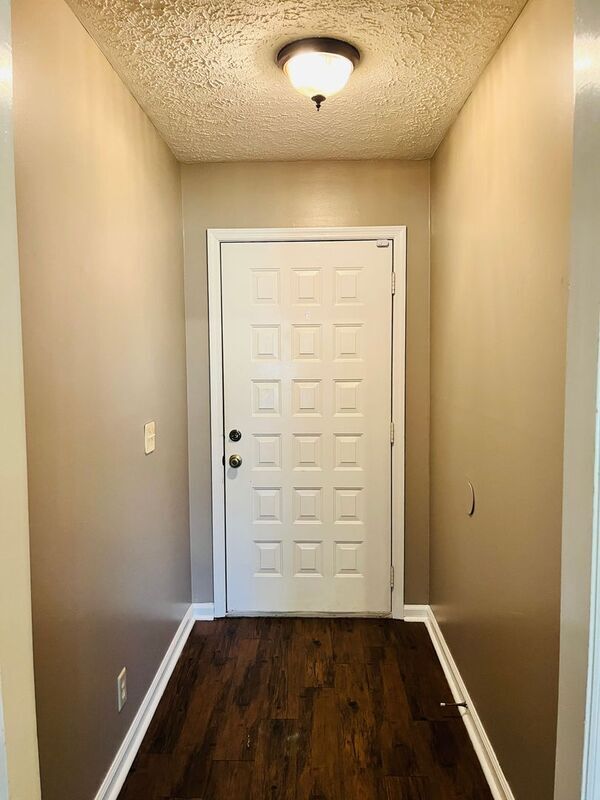 Building Photo - 3304 Oak Timber Dr