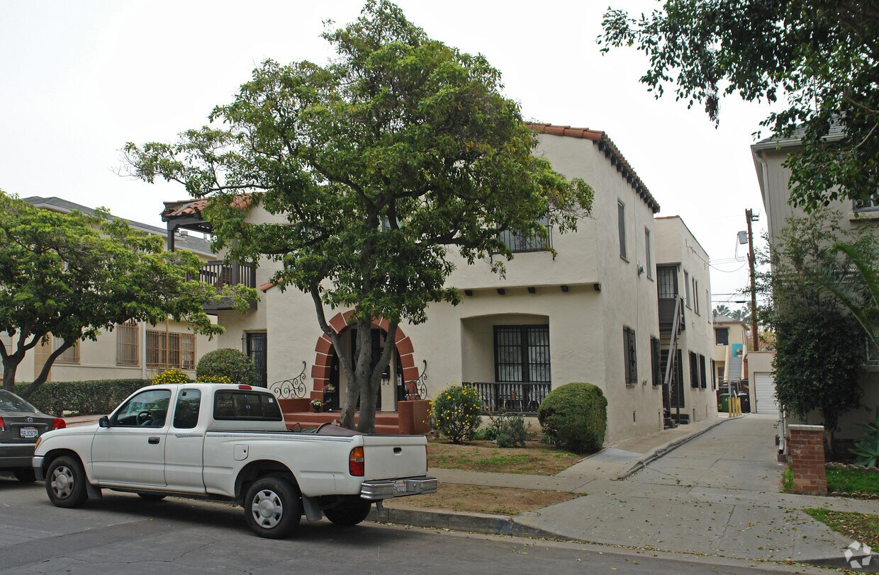 Building Photo - 530 N Genesee Ave