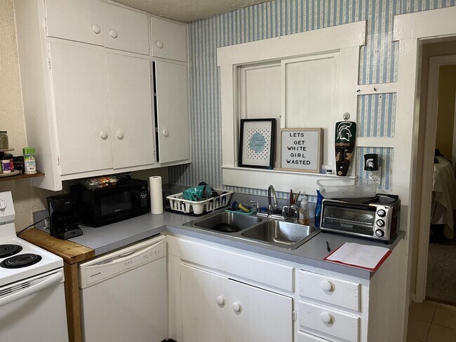 Photo - 280 Durand St House