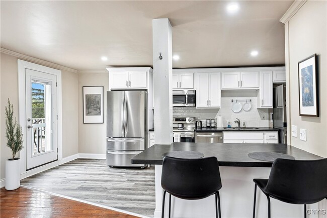 Foto del edificio - 40 Lakeview Cir