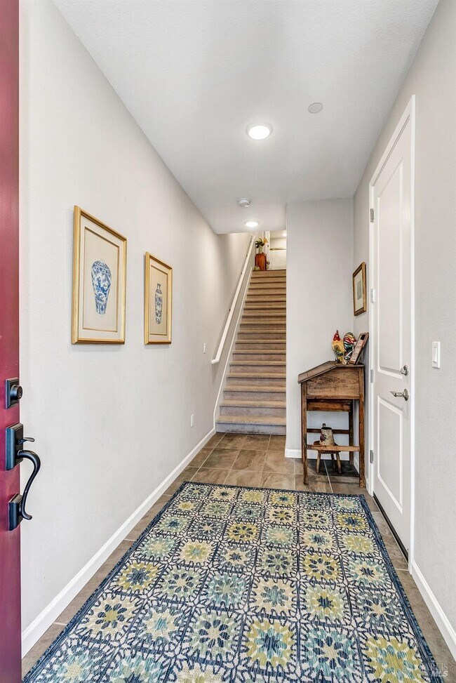 Foto del edificio - 327 Pear Tree Ln