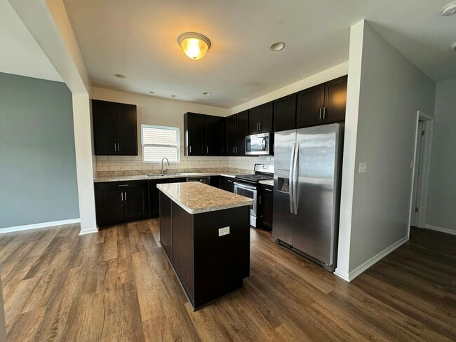 Foto del edificio - 13187 Roosevelt Pl