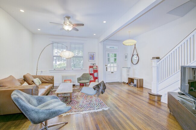Foto del edificio - 1828 Kilbourne Pl NW