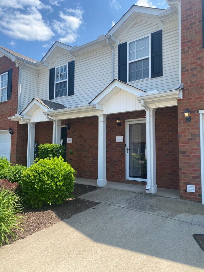 Building Photo - Beautiful 3 BR, 2.5 BA, 1 Car Garage, Bonu...
