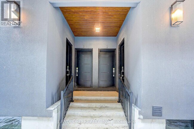 Building Photo - 1146 Broadview Ave