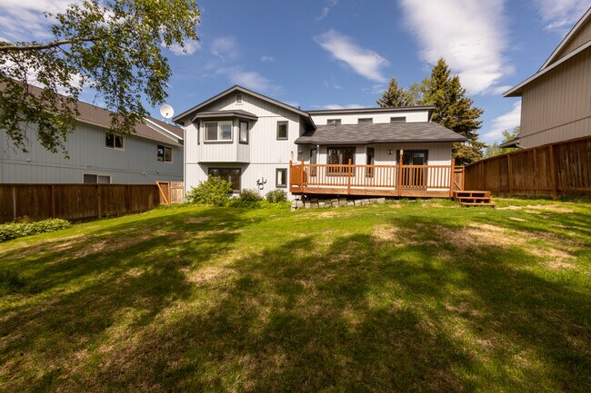 Building Photo - 2440 Dylan Dr