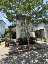 Building Photo - 20 Fields Pl