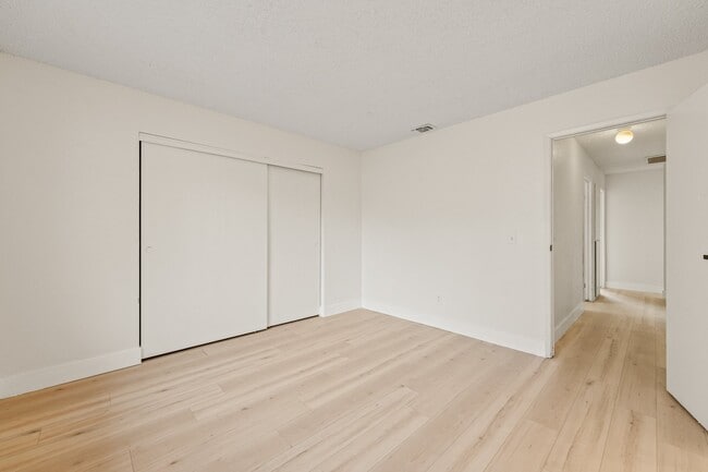 Building Photo - 8917 Fredric Ave