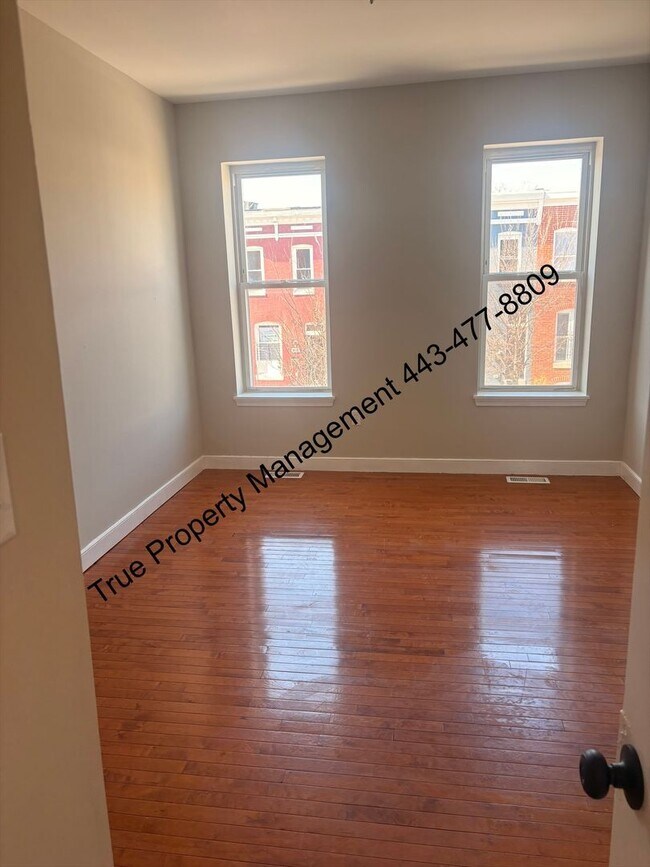 Building Photo - Spacious 3 Bedroom, 1.5 Bath Home in East Baltimore