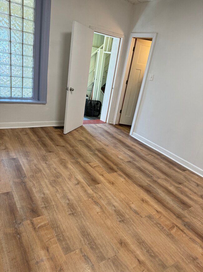 Foto del edificio - 917 W 35th St