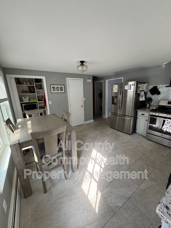 Foto del edificio - 26 Tiverton Ave